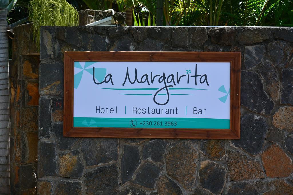 Hotel La Margarita Pointe aux Piments Exterior foto