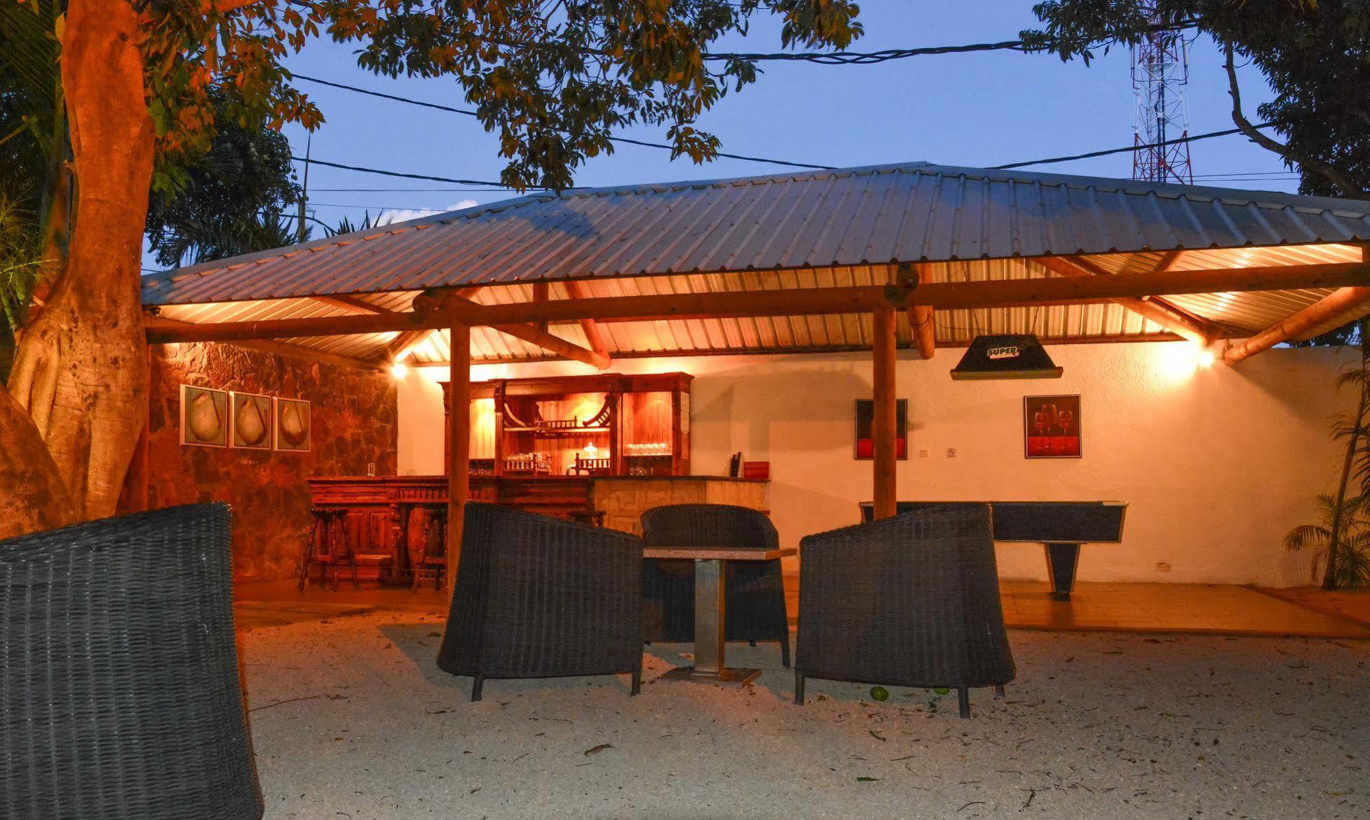 Hotel La Margarita Pointe aux Piments Exterior foto
